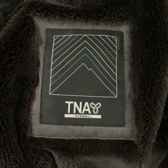 *SOLD* TNA Summit Parka EUC - Picture 5 of 12